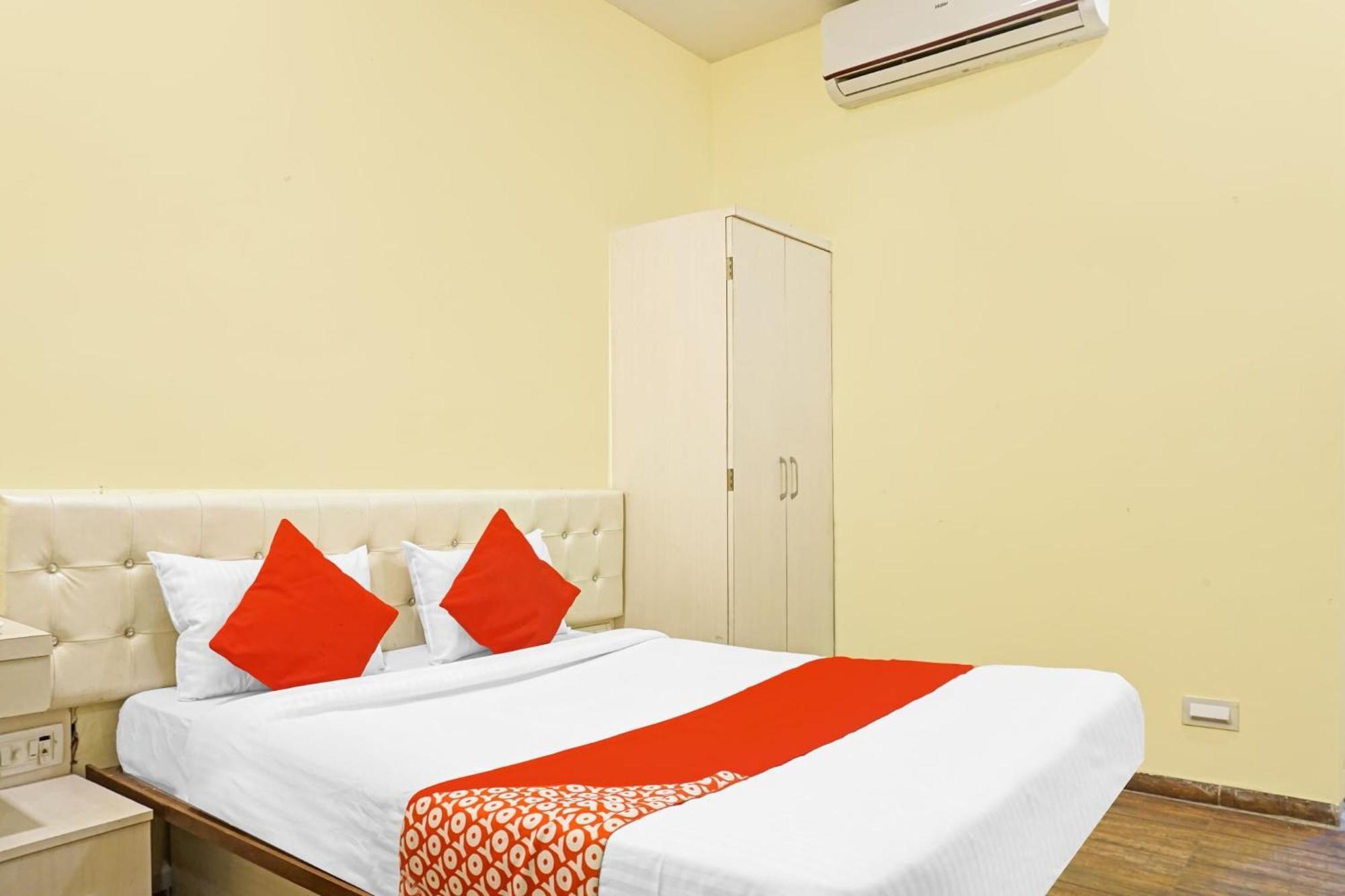 Hotel O 24K Inn Mundhwa Экстерьер фото