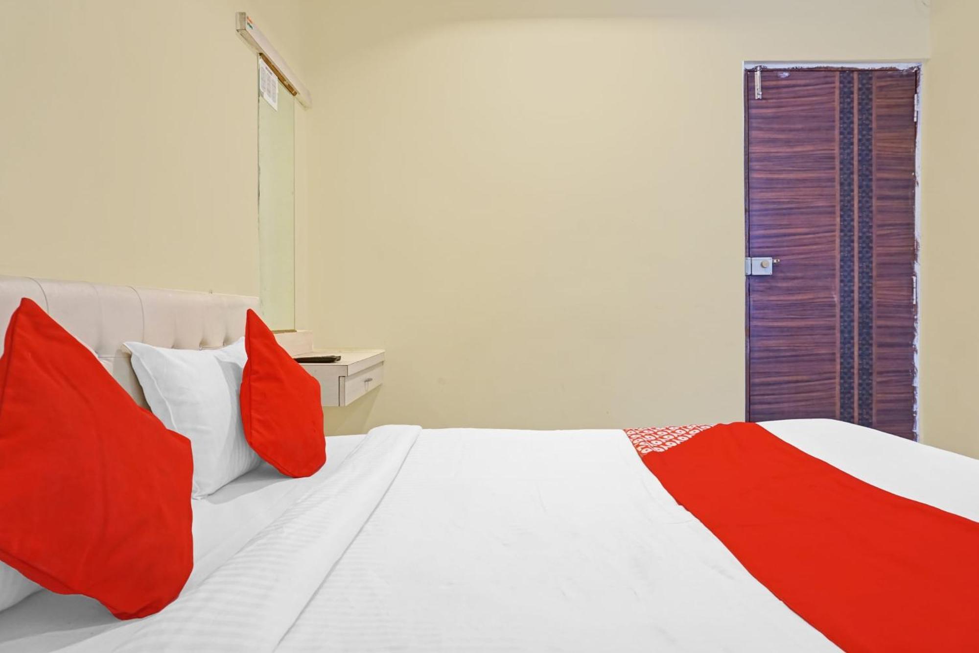 Hotel O 24K Inn Mundhwa Экстерьер фото