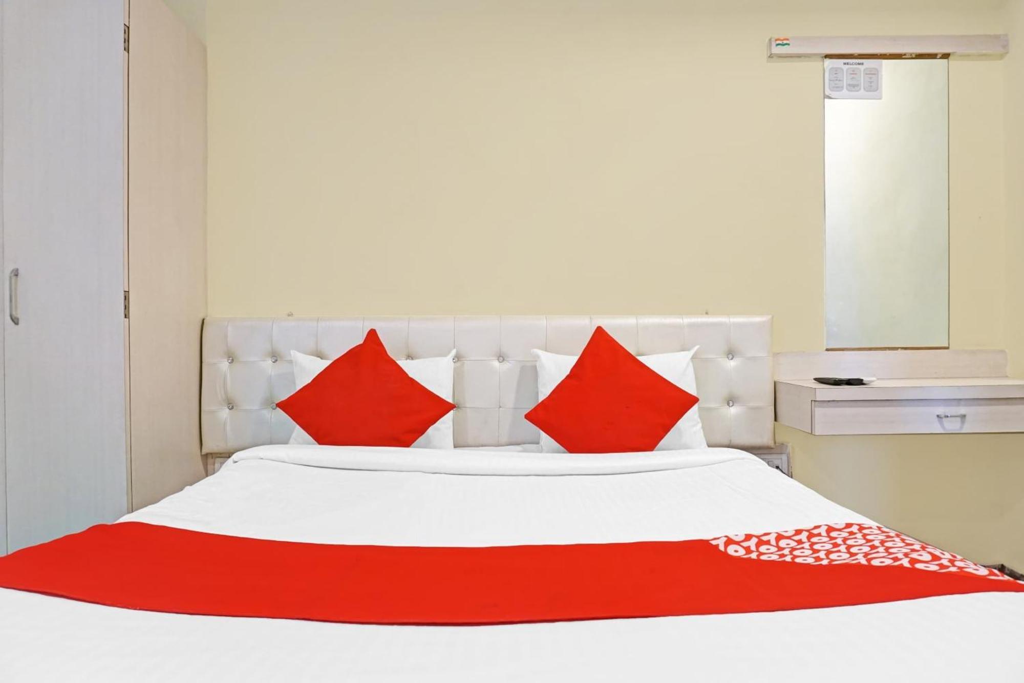 Hotel O 24K Inn Mundhwa Экстерьер фото